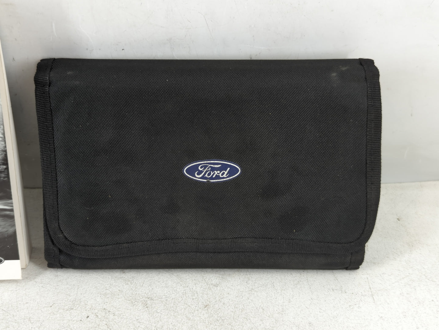 2017 Ford Explorer Owners Manual Book Guide P/N:HL2J 19A321 AA OEM Used Auto Parts - Oemusedautoparts1.com