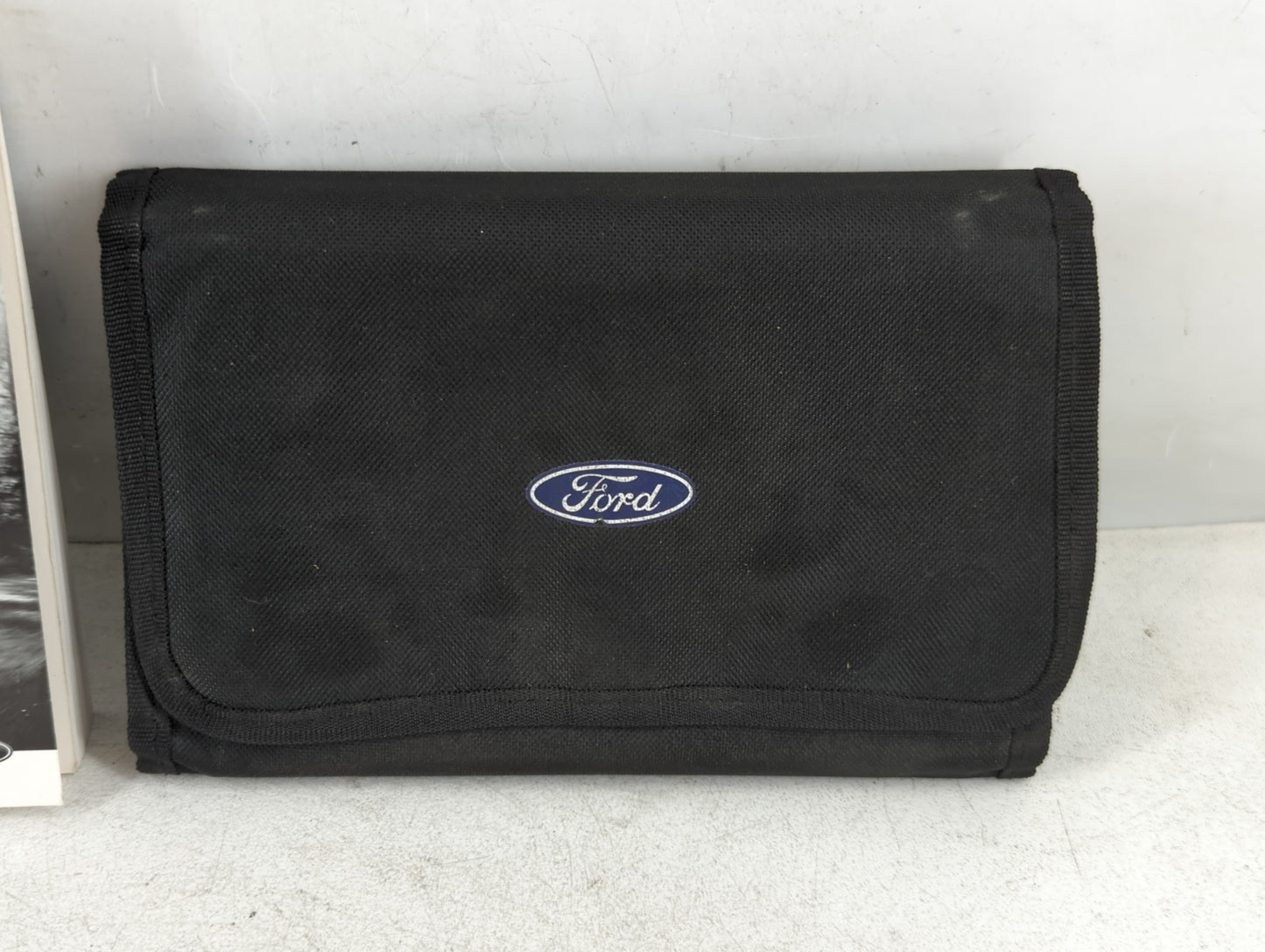 2017 Ford Explorer Owners Manual Book Guide P/N:HL2J 19A321 AA OEM Used Auto Parts - Oemusedautoparts1.com