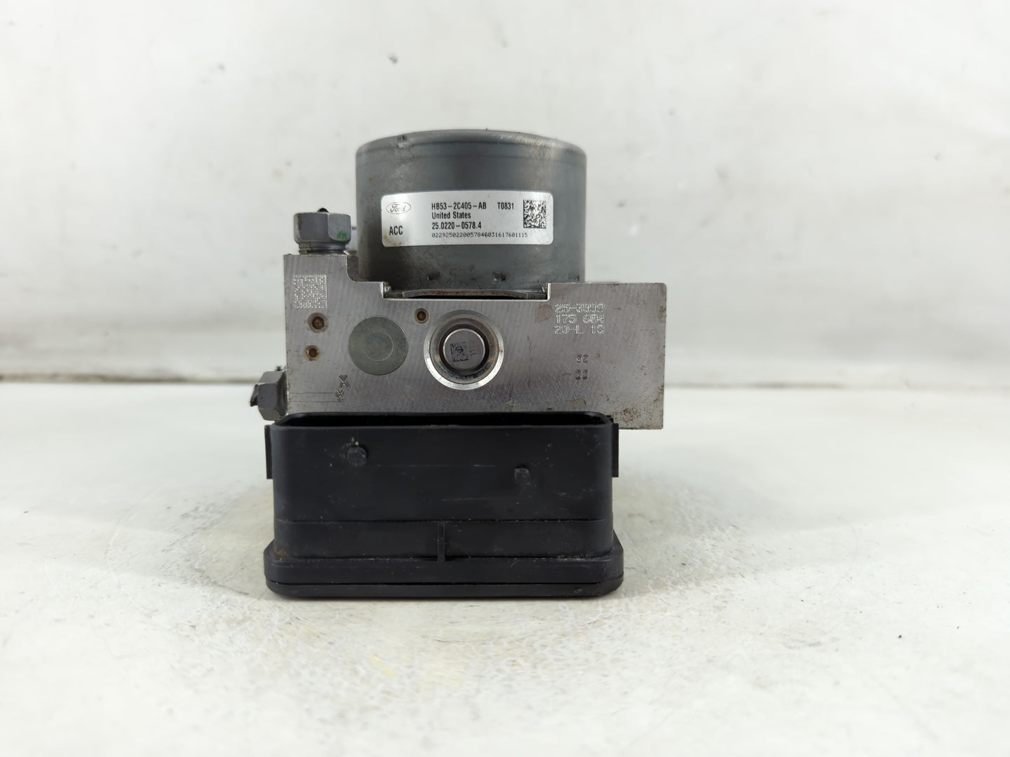 2017 Ford Explorer ABS Pump Control Module Replacement P/N:HB53-2C405-AB Fits OEM Used Auto Parts - Oemusedautoparts1.com