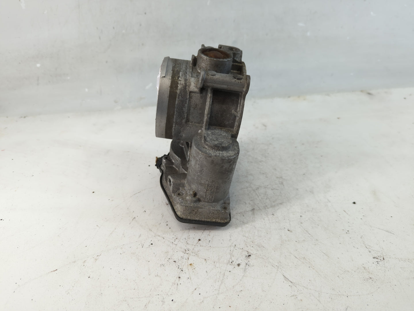 2011-2019 Ford Explorer Throttle Body Fits Fits 2011 2012 2013 2014 2015 2016 2017 2018 2019 OEM Used Auto Parts - Oemusedau