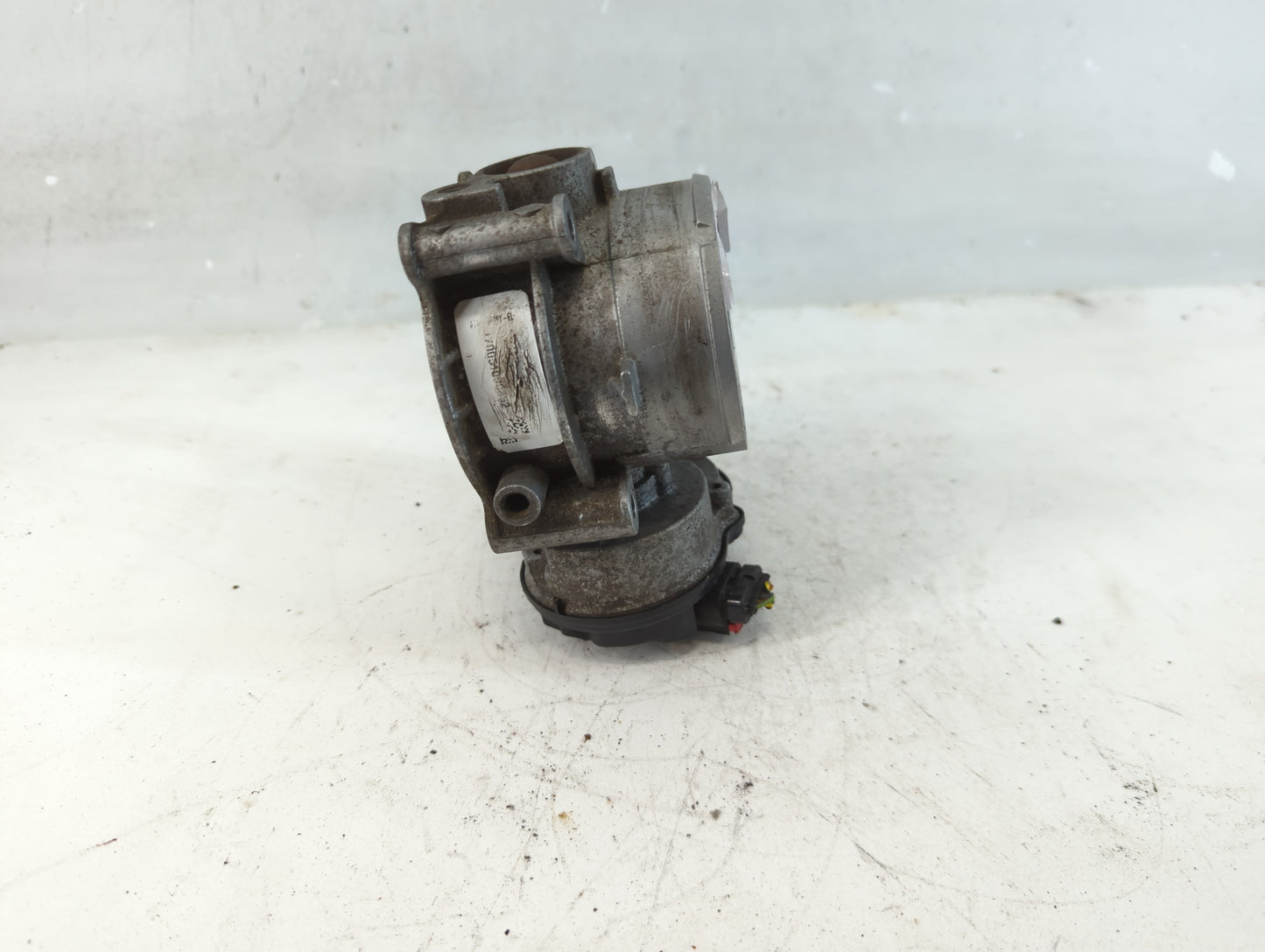 2011-2019 Ford Explorer Throttle Body Fits Fits 2011 2012 2013 2014 2015 2016 2017 2018 2019 OEM Used Auto Parts - Oemusedau