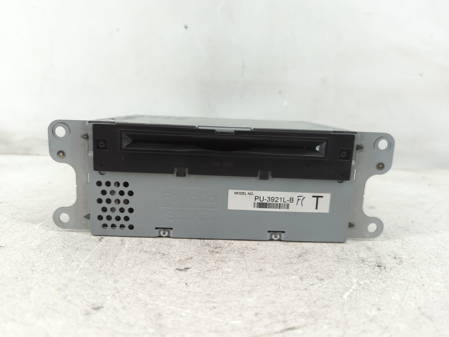 2016-2017 Ford Explorer Radio AM FM Cd Player Receiver Replacement P/N:GB5T-19C107-AG Fits Fits 2016 2017 OEM Used Auto Part