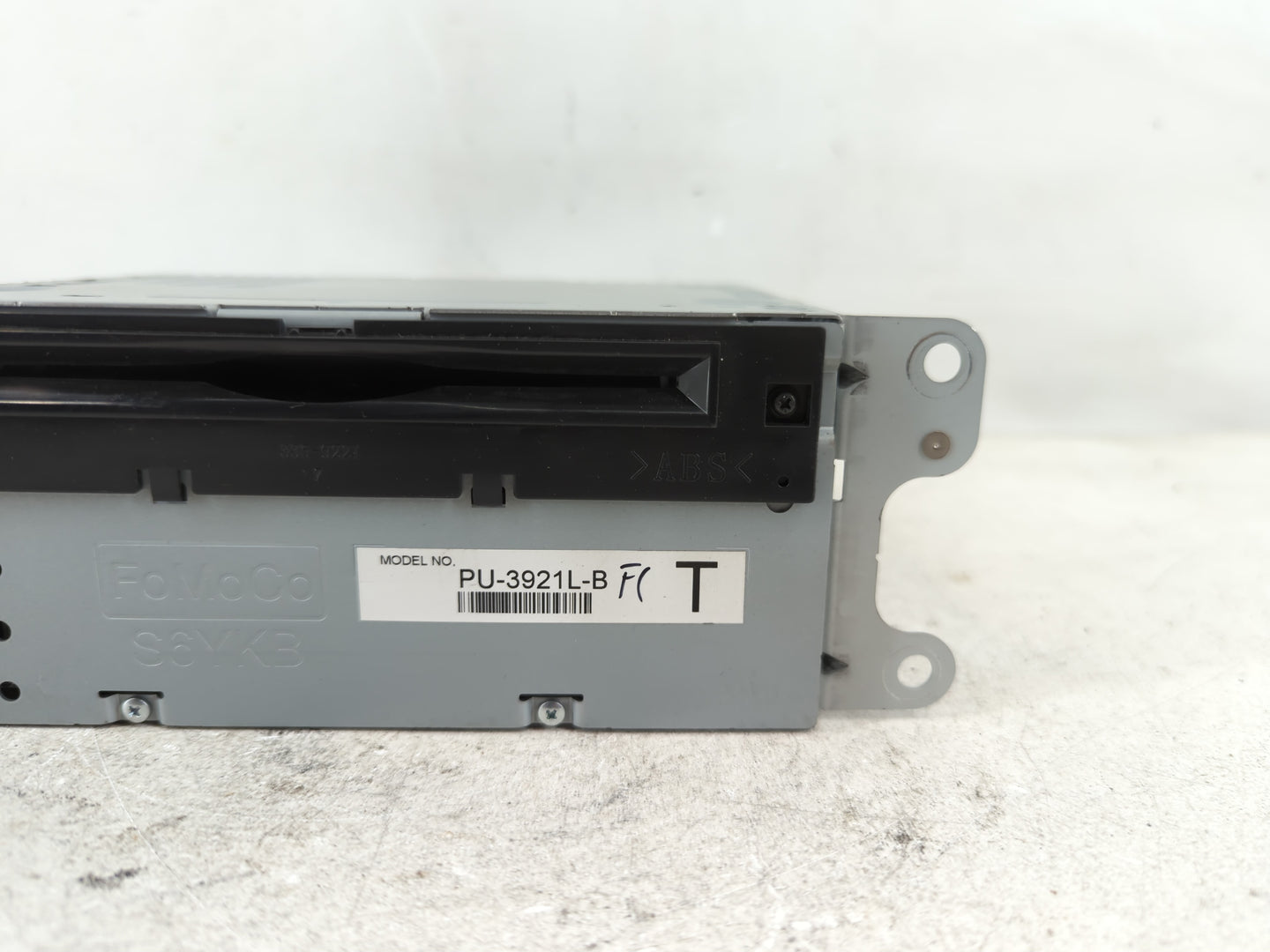 2016-2017 Ford Explorer Radio AM FM Cd Player Receiver Replacement P/N:GB5T-19C107-AG Fits Fits 2016 2017 OEM Used Auto Part