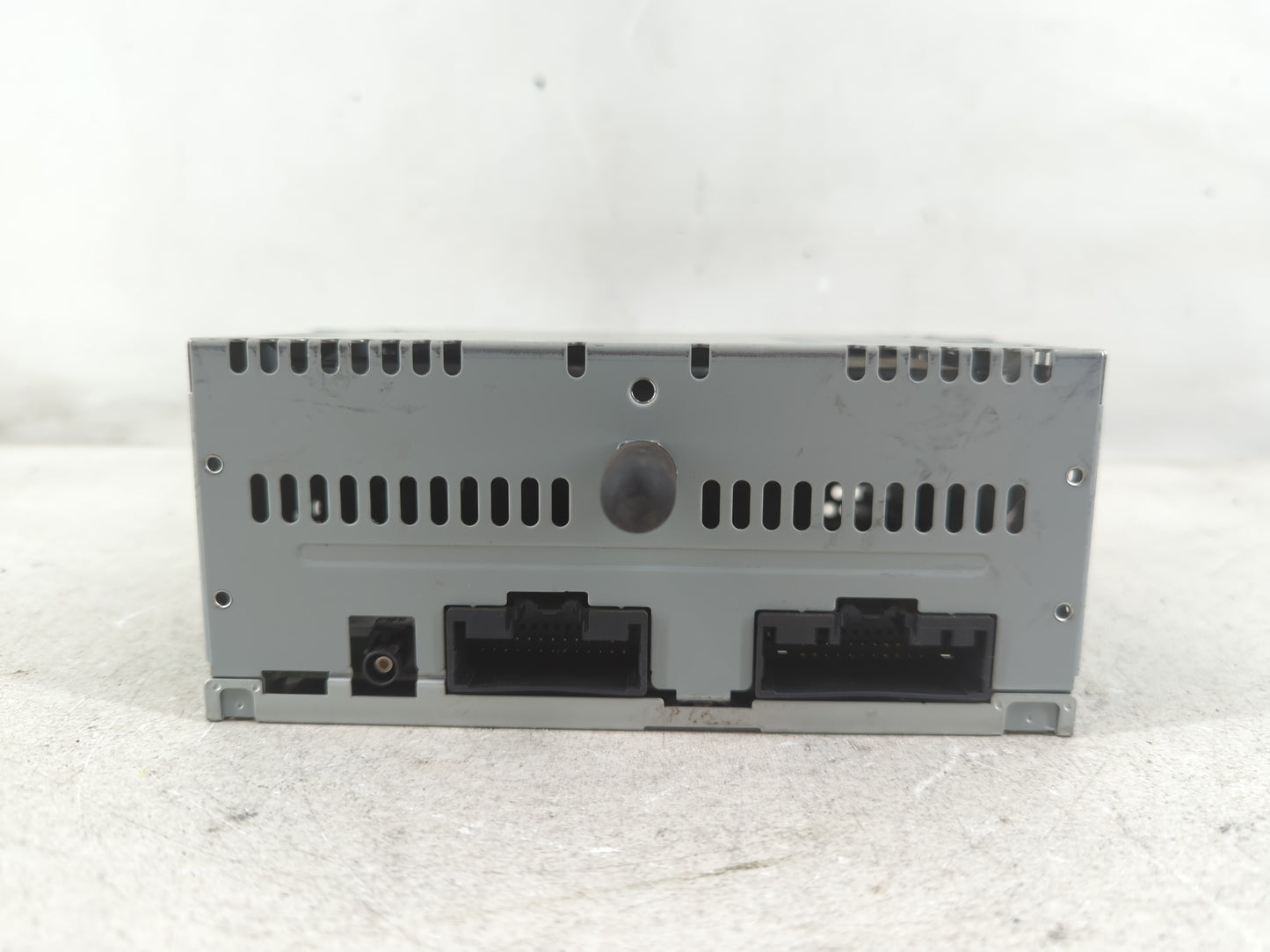 2016-2017 Ford Explorer Radio AM FM Cd Player Receiver Replacement P/N:GB5T-19C107-AG Fits Fits 2016 2017 OEM Used Auto Part