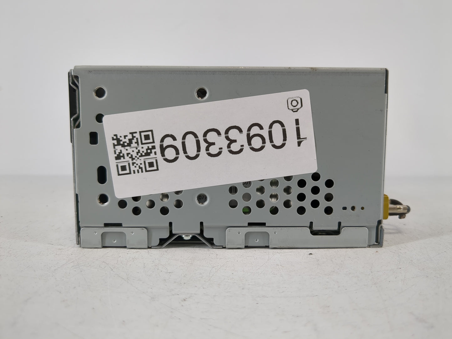 2016-2017 Ford Explorer Radio AM FM Cd Player Receiver Replacement P/N:GB5T-19C107-KC Fits Fits 2016 2017 OEM Used Auto Part