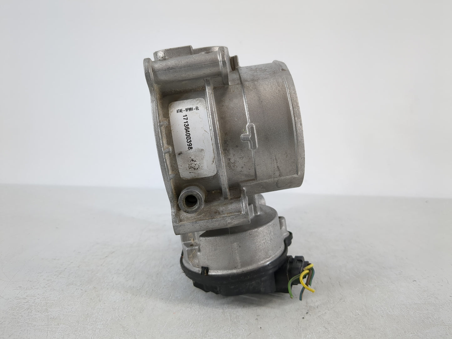 2011-2019 Ford Explorer Throttle Body P/N:AT4E-9F991-EL Fits Fits 2011 2012 2013 2014 2015 2016 2017 2018 2019 OEM Used Auto