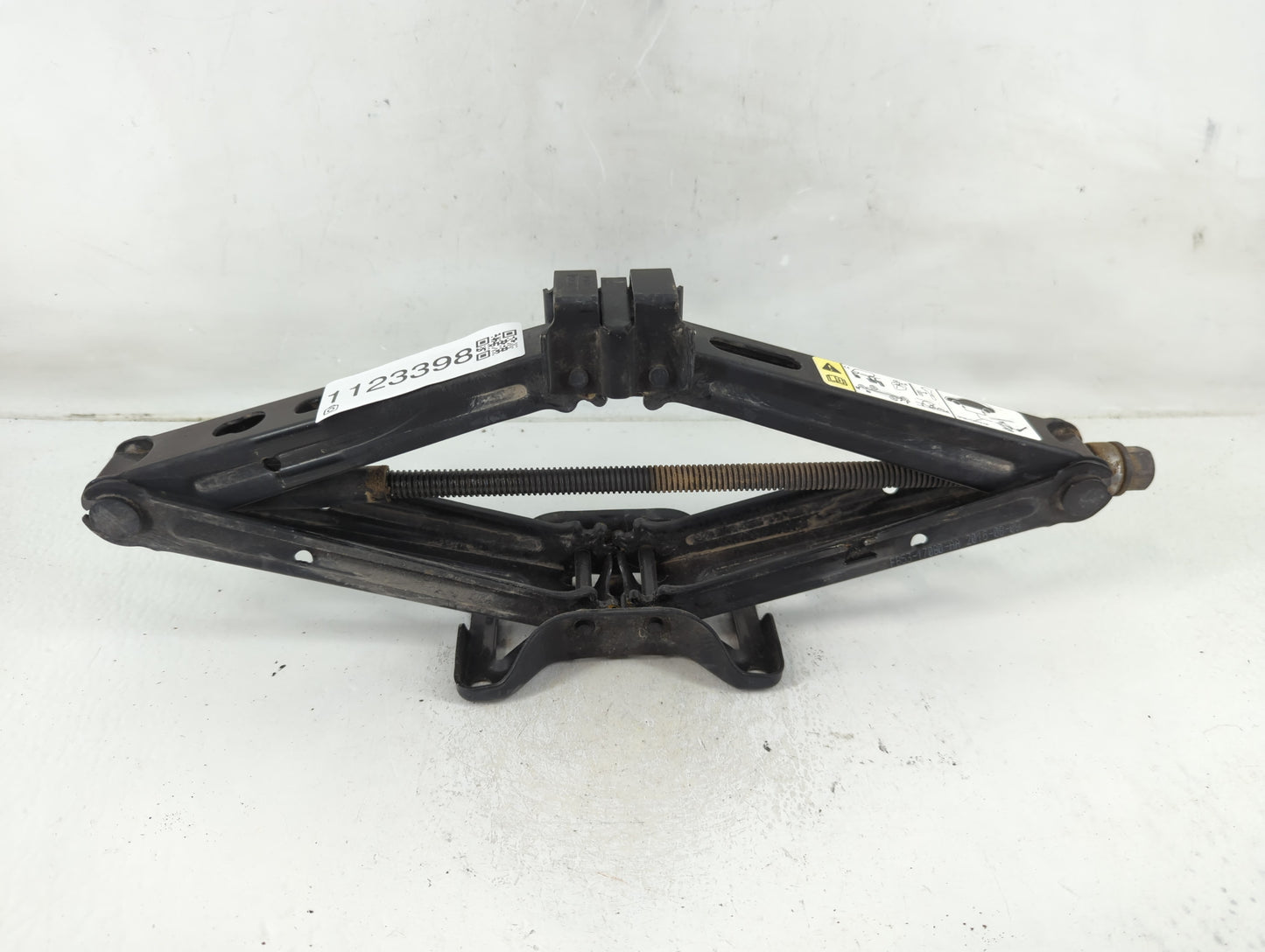 2017 Ford Explorer Spare Scissor Car Jack 1123398 - Oemusedautoparts1.com