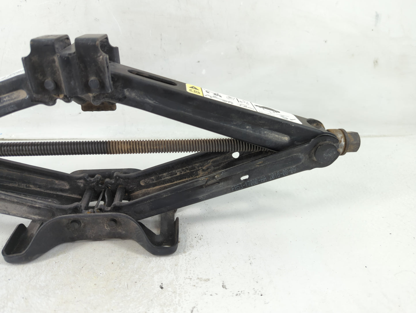 2017 Ford Explorer Spare Scissor Car Jack 1123398 - Oemusedautoparts1.com