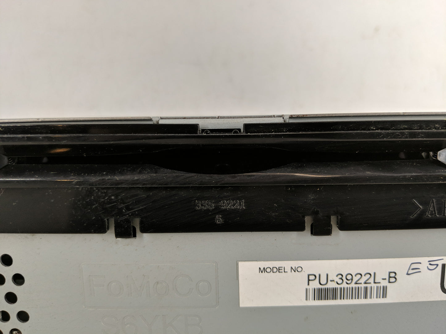 2016-2017 Ford Explorer Radio AM FM Cd Player Receiver Replacement P/N:GB5T-19C107-BG Fits Fits 2016 2017 OEM Used Auto Part