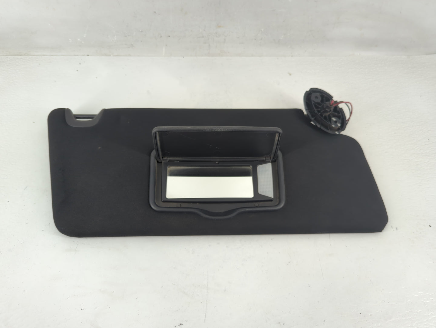 2017 Ford Explorer Sun Visor Shade Replacement Passenger Right Mirror Fits OEM Used Auto Parts - Oemusedautoparts1.com
