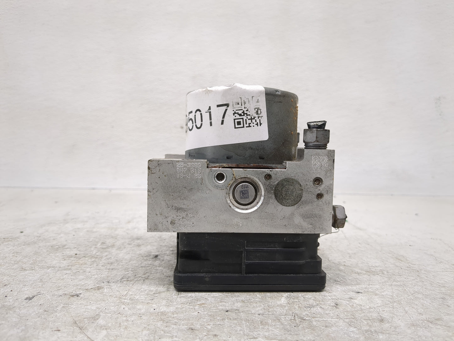 2017 Ford Explorer ABS Pump Control Module Replacement P/N:HB53-2C219-AB Fits OEM Used Auto Parts - Oemusedautoparts1.com