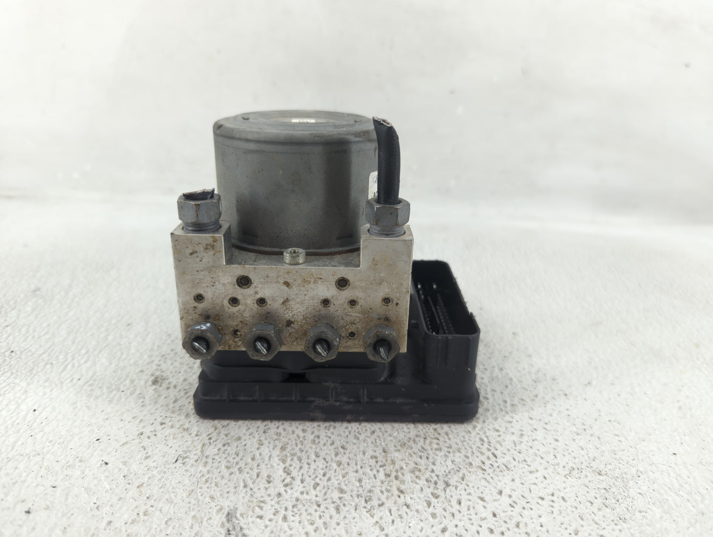 2017 Ford Explorer ABS Pump Control Module Replacement P/N:HB53-2C405-AB Fits OEM Used Auto Parts - Oemusedautoparts1.com