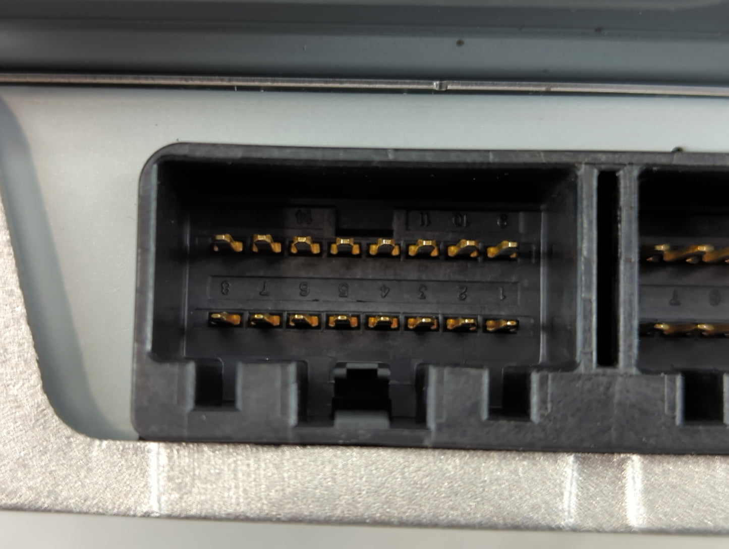 2016-2017 Ford Explorer Radio Speaker Amplifier Fb5t-18b849-ae - Oemusedautoparts1.com