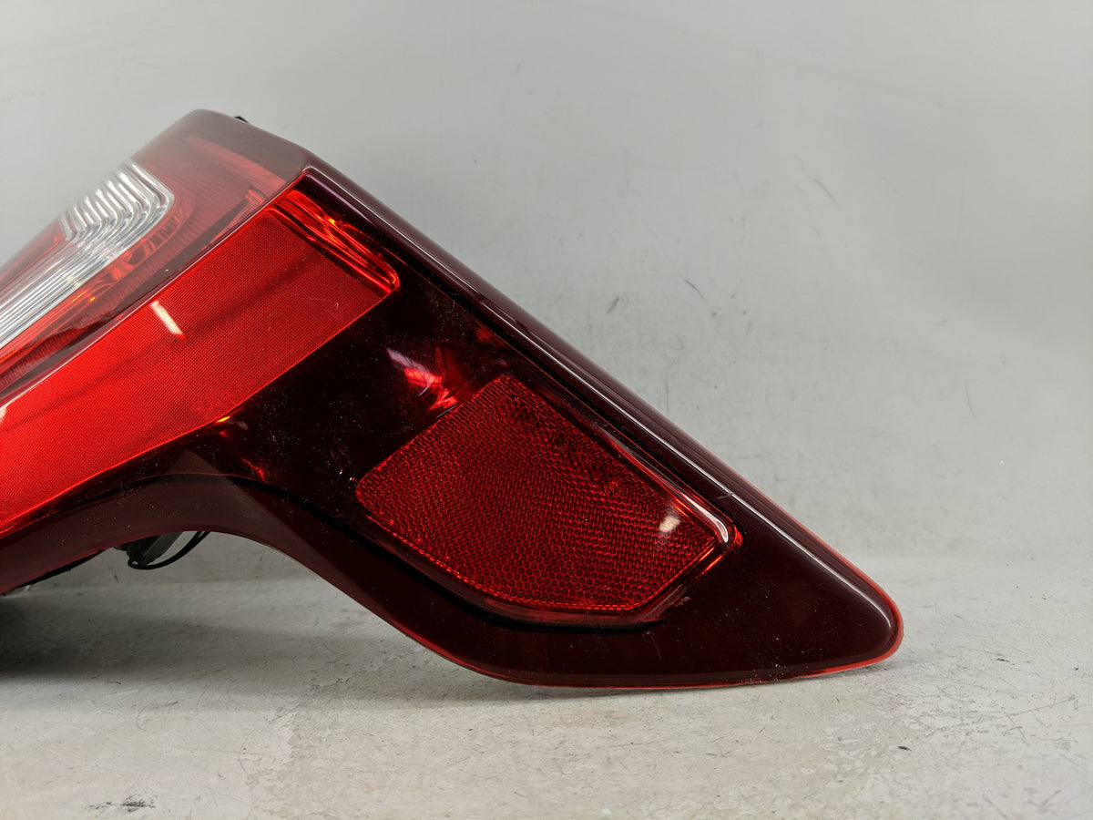 2016-2019 Ford Explorer Tail Light Assembly Passenger Right OEM P/N:FB53-13B504-B FB53-13B504-C Fits Fits 2016 2017 2018 201