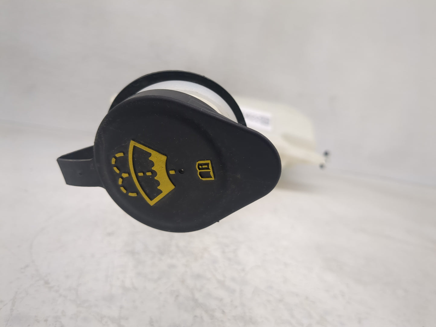 2016-2019 Ford Explorer Windshield Washer Fluid Reservoir Bottle Oem - Oemusedautoparts1.com