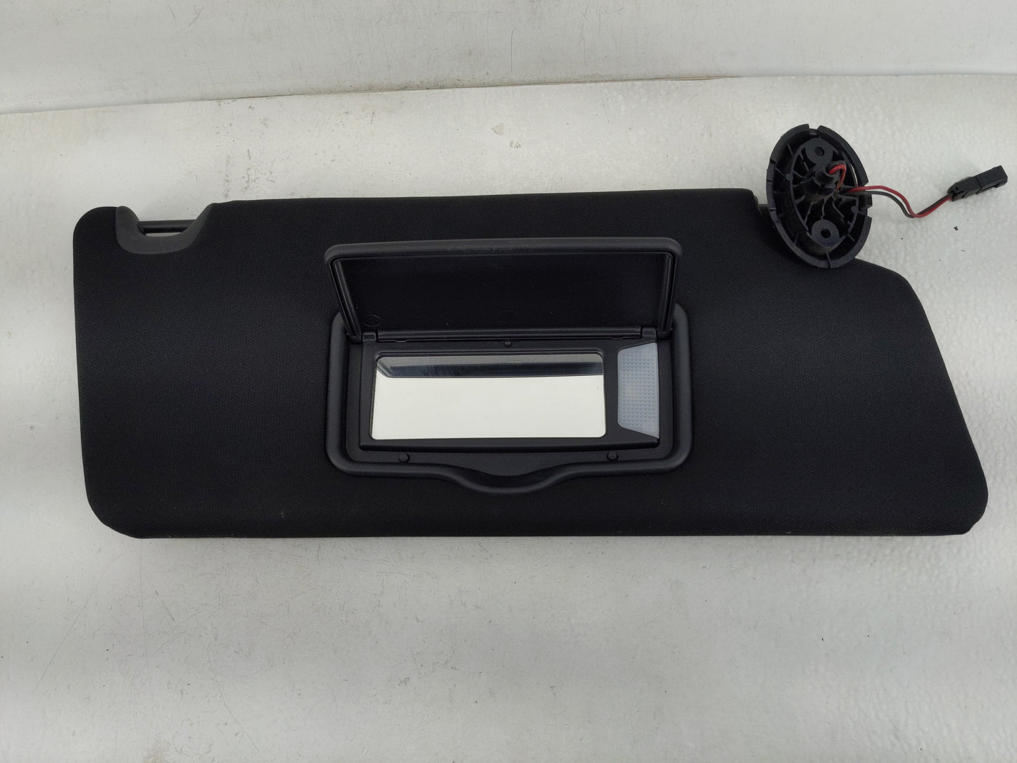 2017 Ford Explorer Sun Visor Shade Replacement Passenger Right Mirror Fits OEM Used Auto Parts - Oemusedautoparts1.com