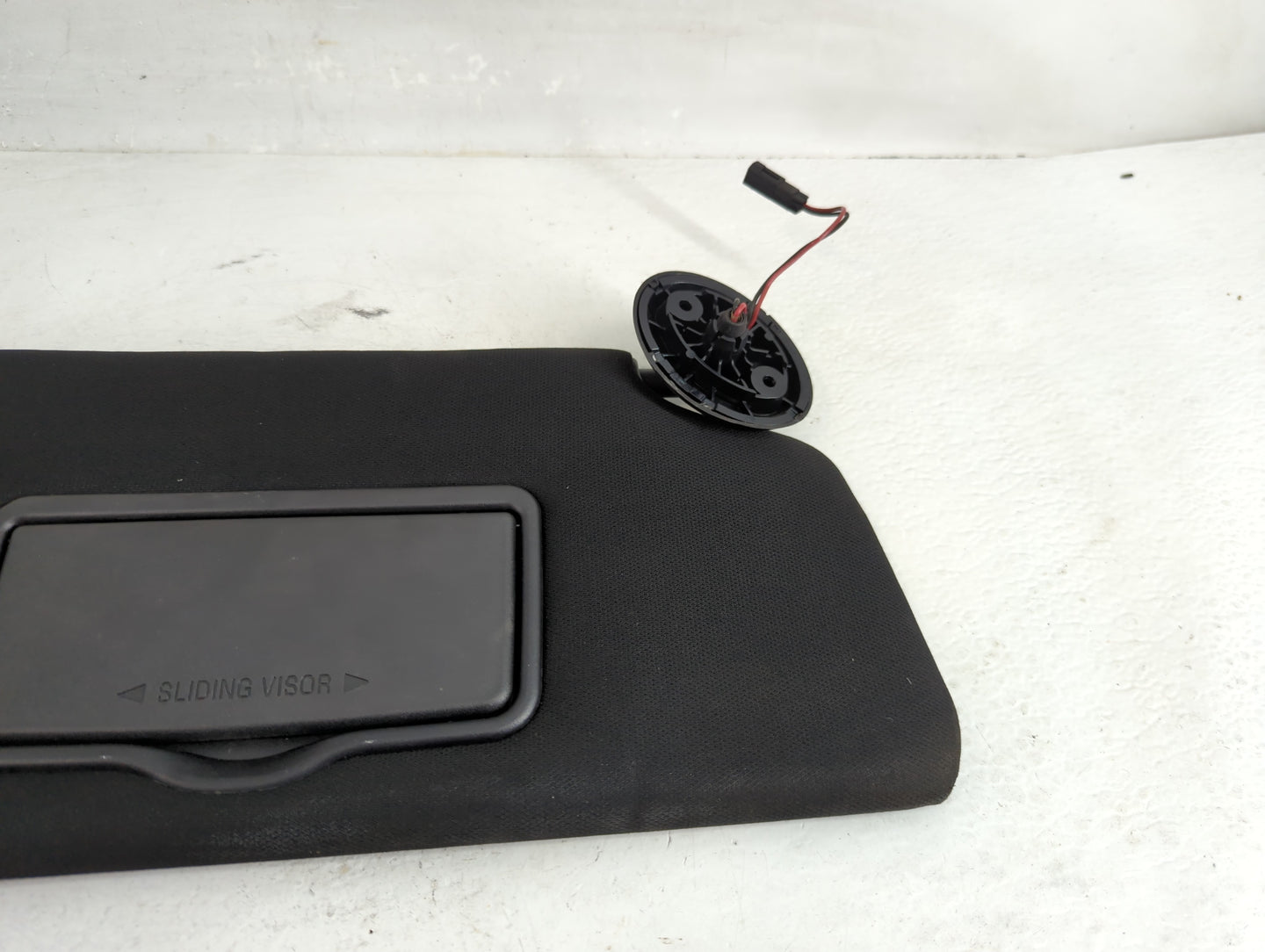 2017 Ford Explorer Sun Visor Shade Replacement Passenger Right Mirror Fits OEM Used Auto Parts - Oemusedautoparts1.com