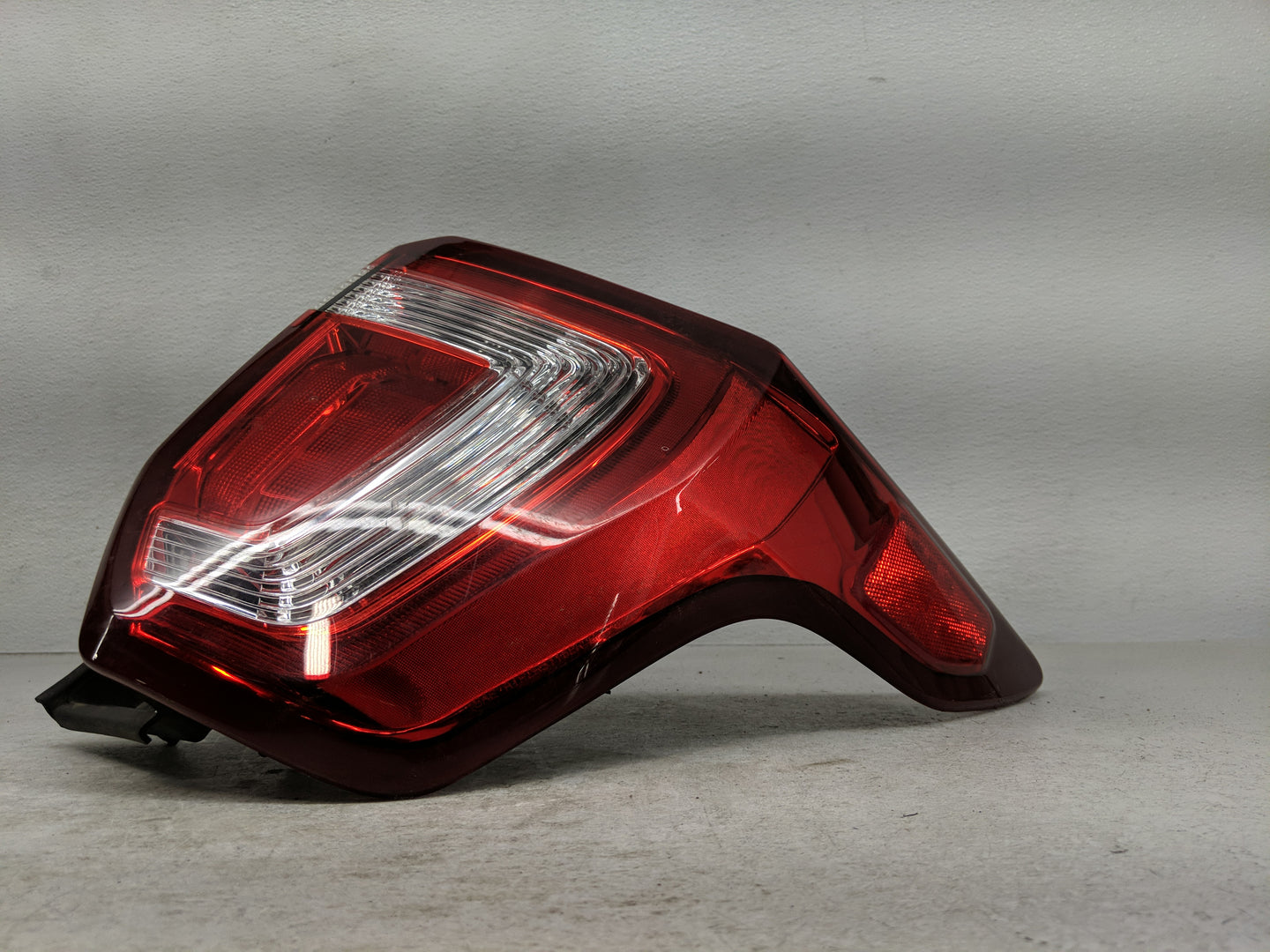 2017 Ford Explorer Tail Light Assembly Passenger Right OEM Fits OEM Used Auto Parts - Oemusedautoparts1.com