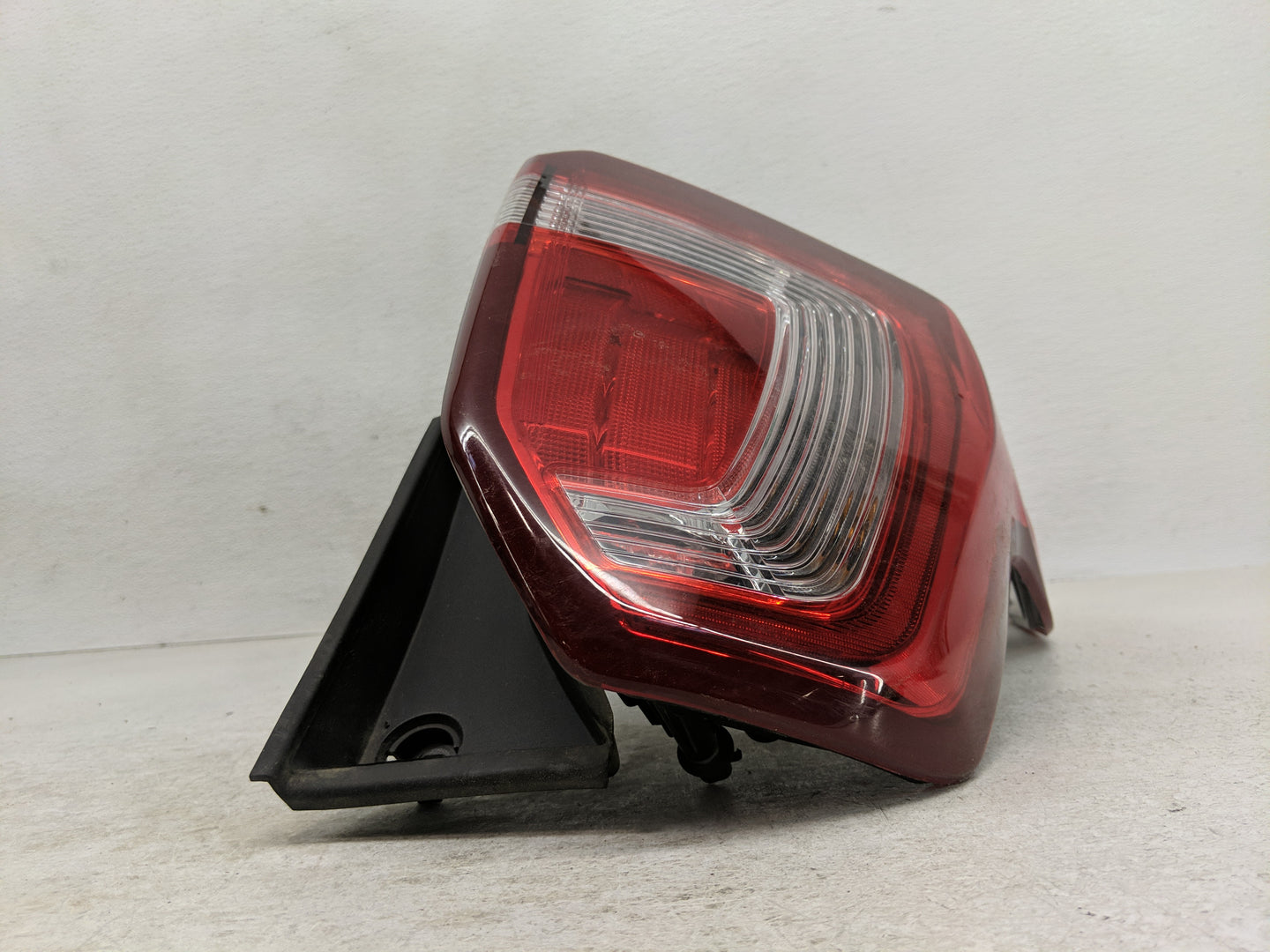 2017 Ford Explorer Tail Light Assembly Passenger Right OEM Fits OEM Used Auto Parts - Oemusedautoparts1.com
