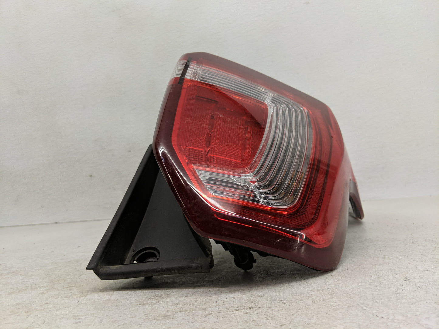 2017 Ford Explorer Tail Light Assembly Passenger Right OEM Fits OEM Used Auto Parts - Oemusedautoparts1.com