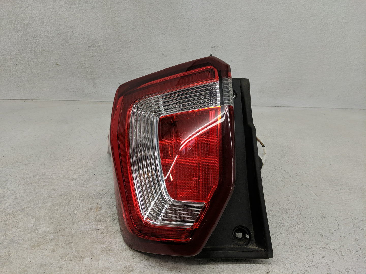 2017 Ford Explorer Tail Light Assembly Driver Left OEM Fits OEM Used Auto Parts - Oemusedautoparts1.com
