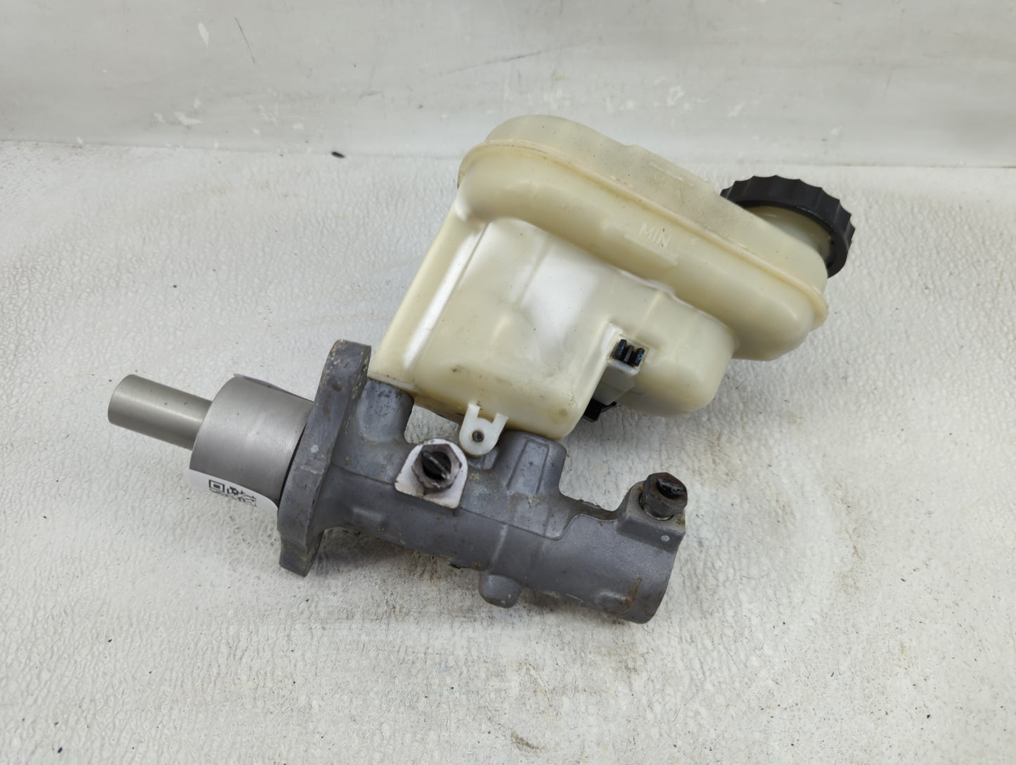 Ford Explorer Brake Master Cylinder 1276283 - Oemusedautoparts1.com