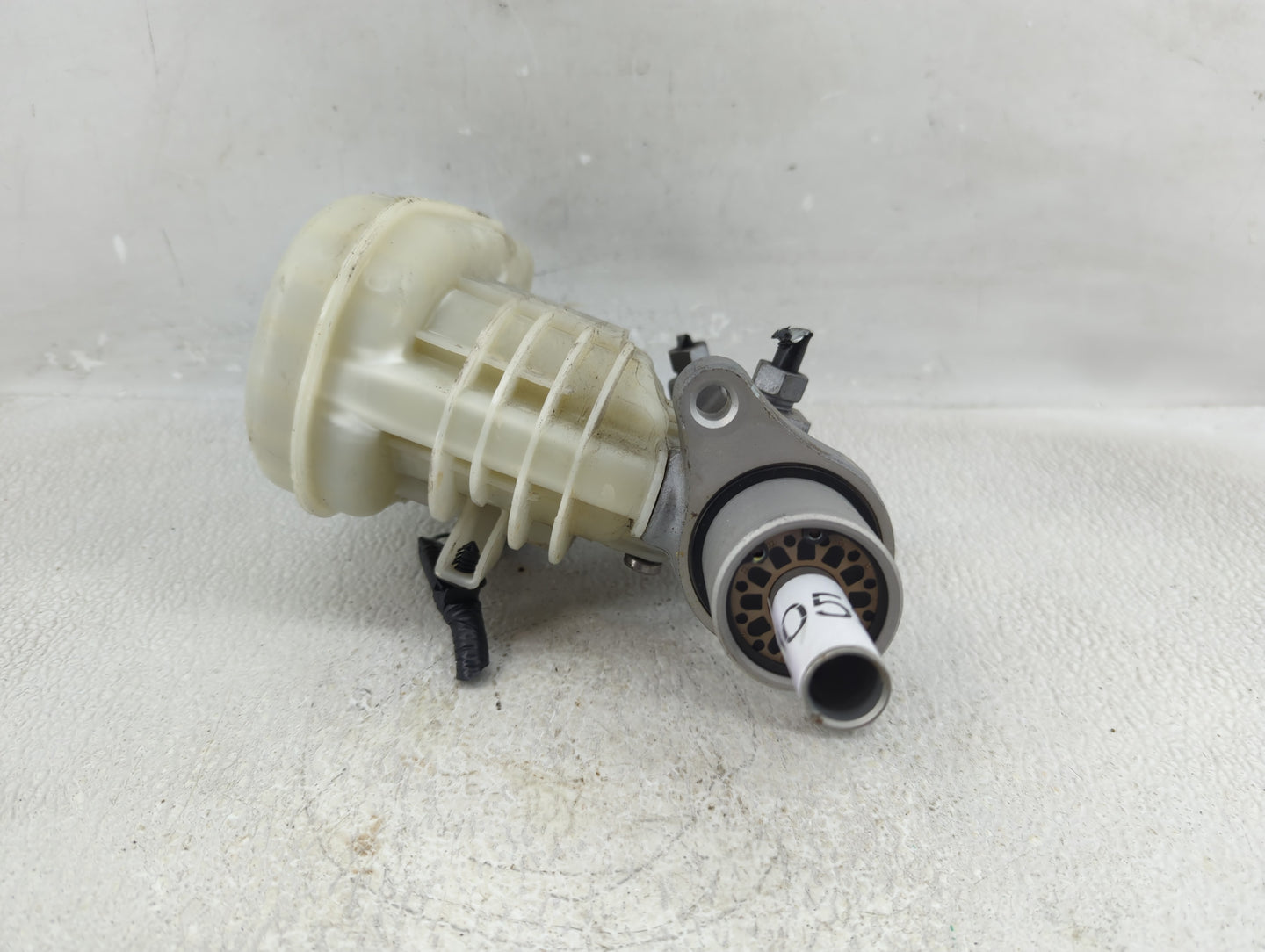 Ford Explorer Brake Master Cylinder 1290536 - Oemusedautoparts1.com
