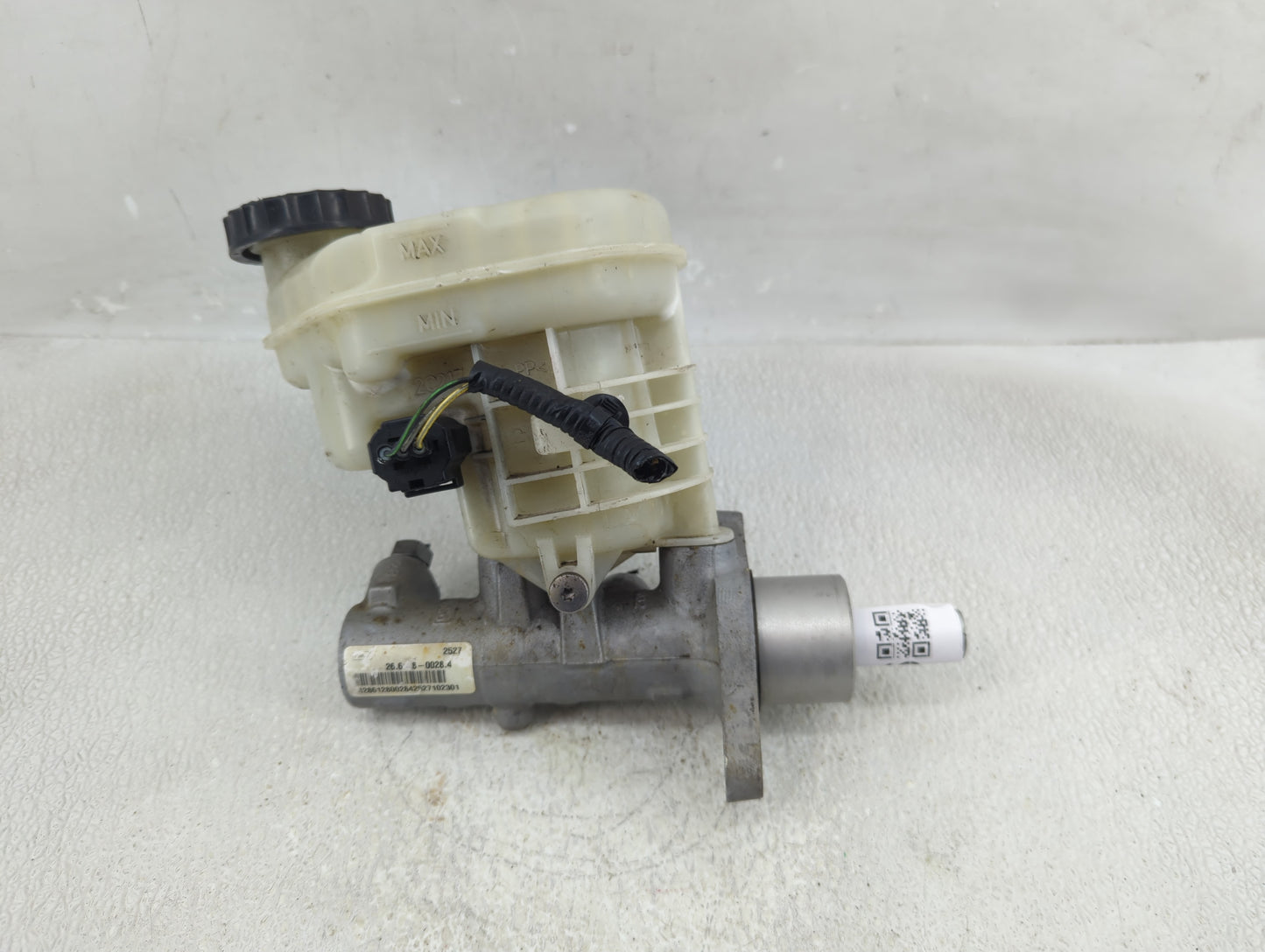 Ford Explorer Brake Master Cylinder 1290536 - Oemusedautoparts1.com