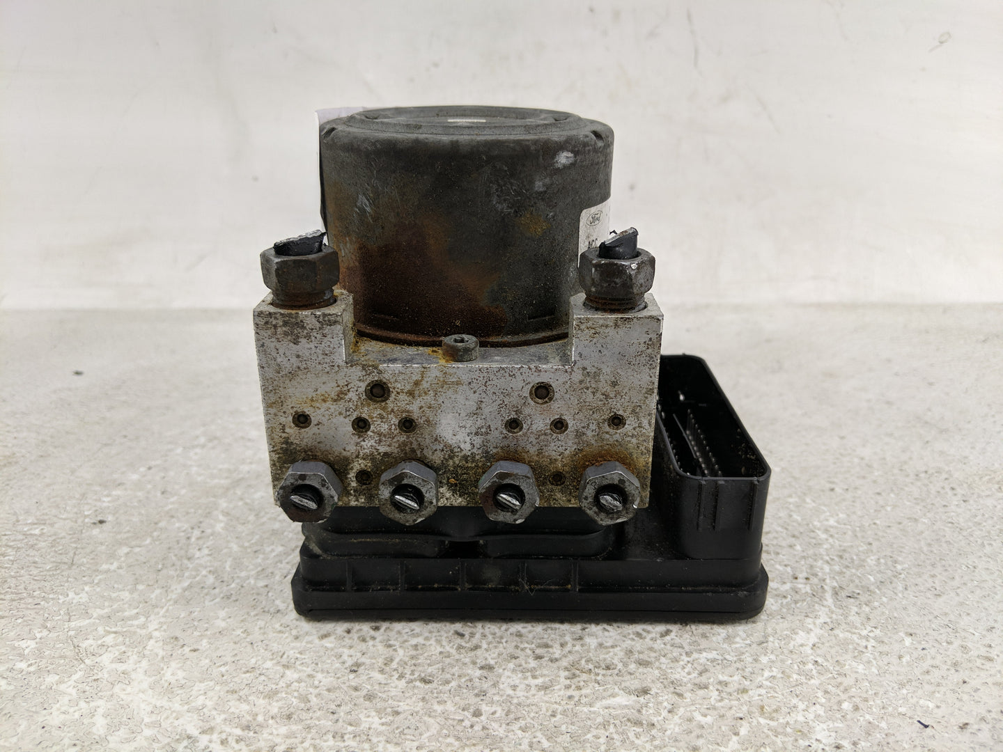 2017 Ford Explorer ABS Pump Control Module Replacement P/N:FB53-2C405-AF Fits OEM Used Auto Parts - Oemusedautoparts1.com