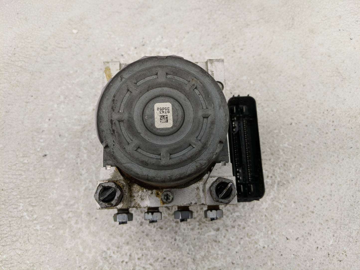 2017 Ford Explorer ABS Pump Control Module Replacement P/N:FB53-2C405-AF Fits OEM Used Auto Parts - Oemusedautoparts1.com
