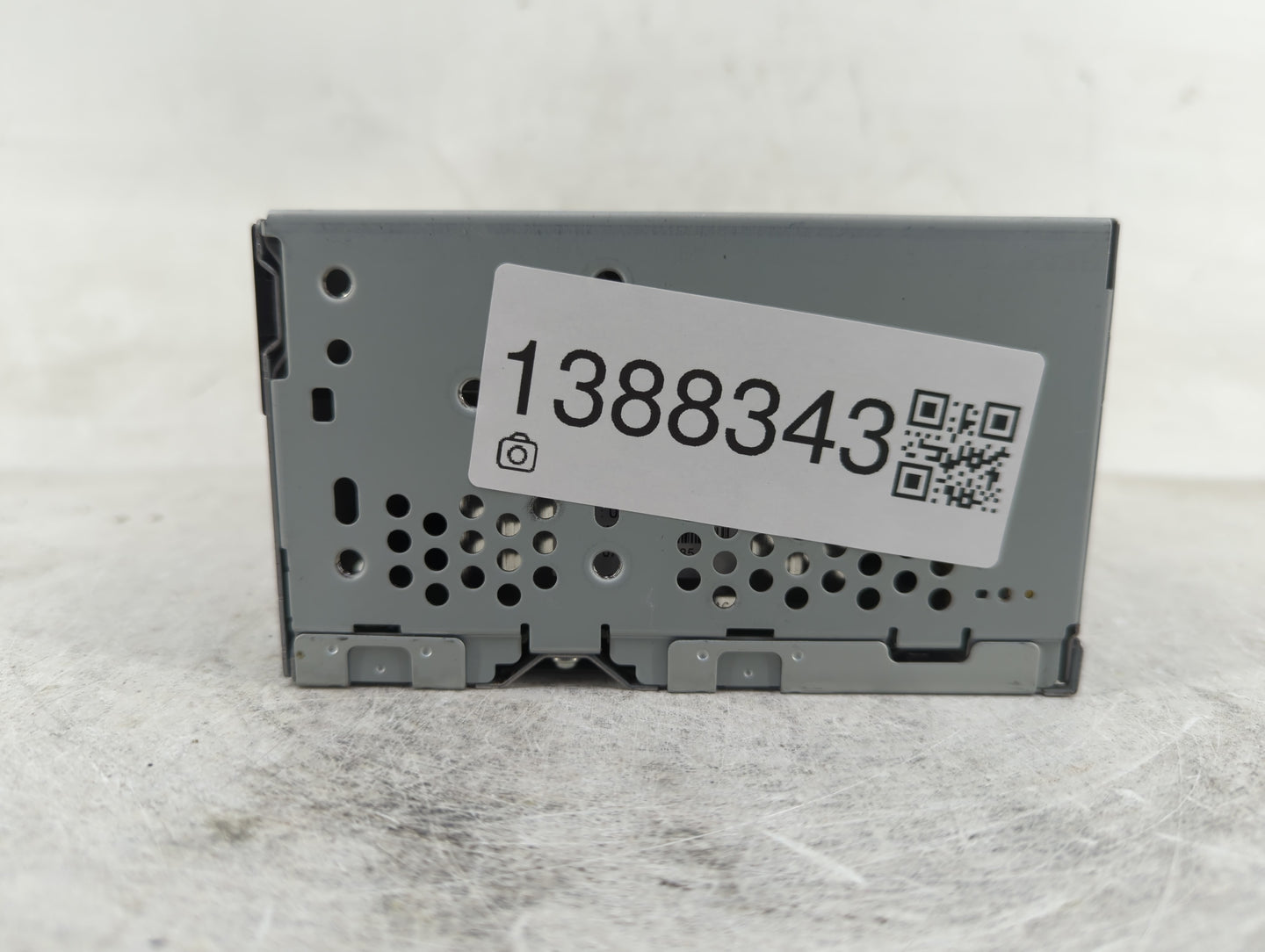 2016-2017 Ford Explorer Radio AM FM Cd Player Receiver Replacement P/N:GB5T-19C107-BG Fits Fits 2016 2017 OEM Used Auto Part