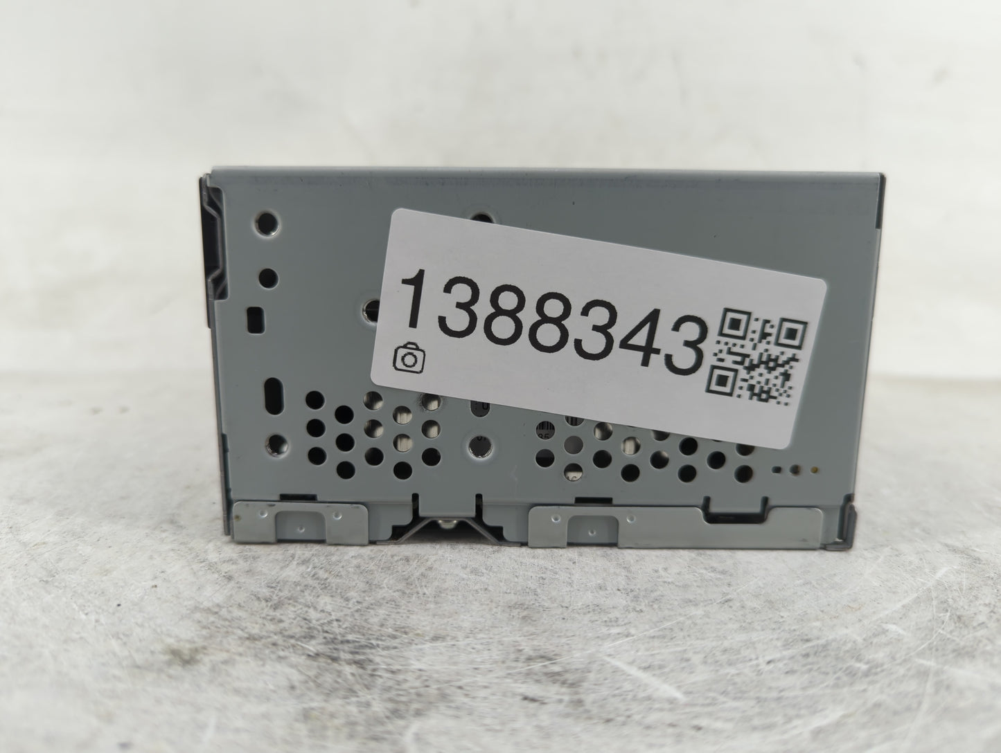 2016-2017 Ford Explorer Radio AM FM Cd Player Receiver Replacement P/N:GB5T-19C107-BG Fits Fits 2016 2017 OEM Used Auto Part