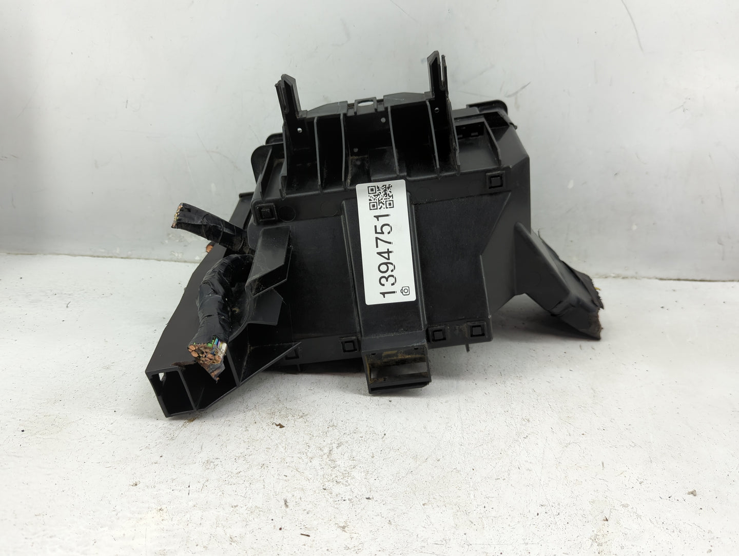 2017 Ford Explorer Fusebox Fuse Box Panel Relay Module P/N:FU5T-14A003-GB Fits OEM Used Auto Parts - Oemusedautoparts1.com