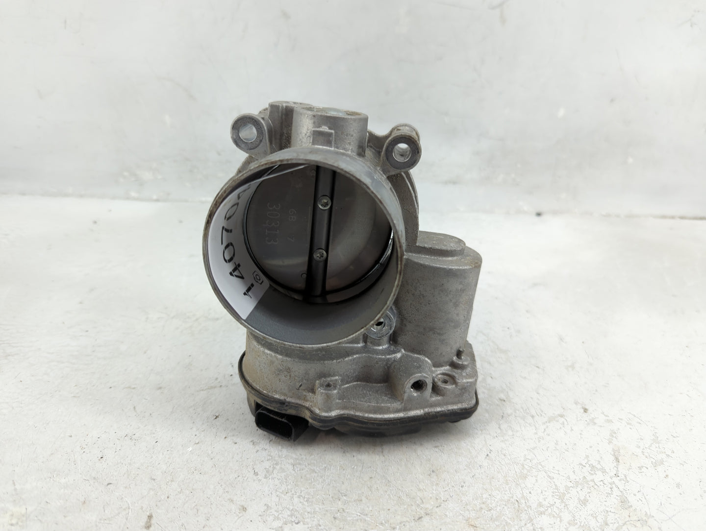2011-2019 Ford Explorer Throttle Body P/N:AT4E-9F991-EL Fits Fits 2011 2012 2013 2014 2015 2016 2017 2018 2019 OEM Used Auto