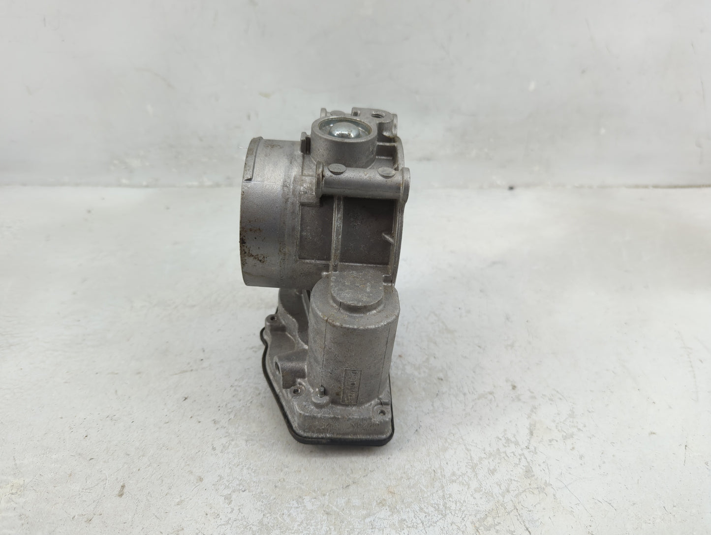 2011-2019 Ford Explorer Throttle Body P/N:AT4E-9F991-EL Fits Fits 2011 2012 2013 2014 2015 2016 2017 2018 2019 OEM Used Auto