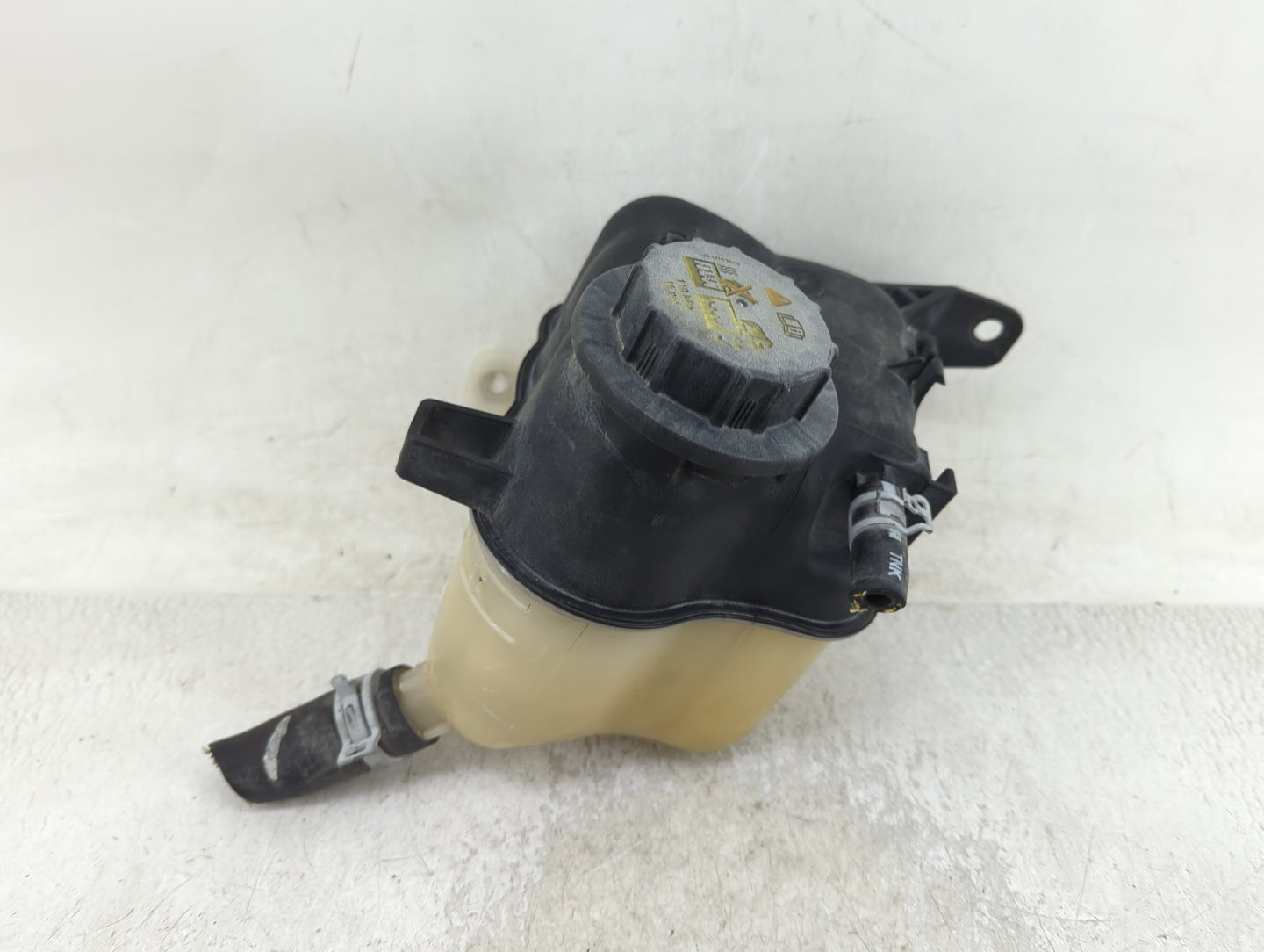 Ford Explorer Radiator Coolant Overflow Expansion Tank Bottle - Oemusedautoparts1.com