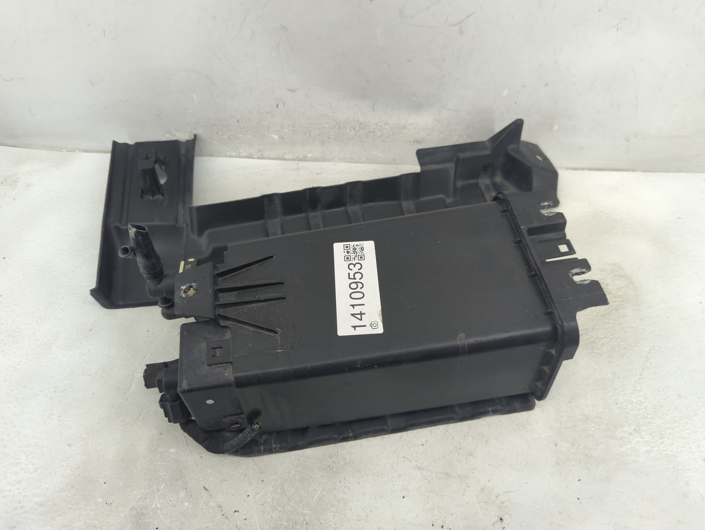 2017 Ford Explorer Fuel Vapor Charcoal Canister 1410953 - Oemusedautoparts1.com