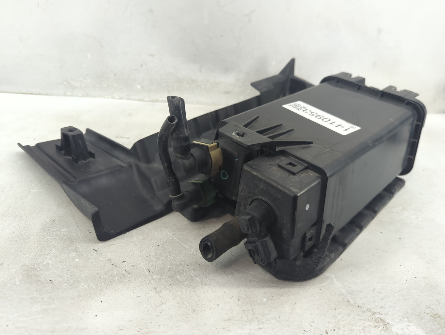 2017 Ford Explorer Fuel Vapor Charcoal Canister 1410953 - Oemusedautoparts1.com