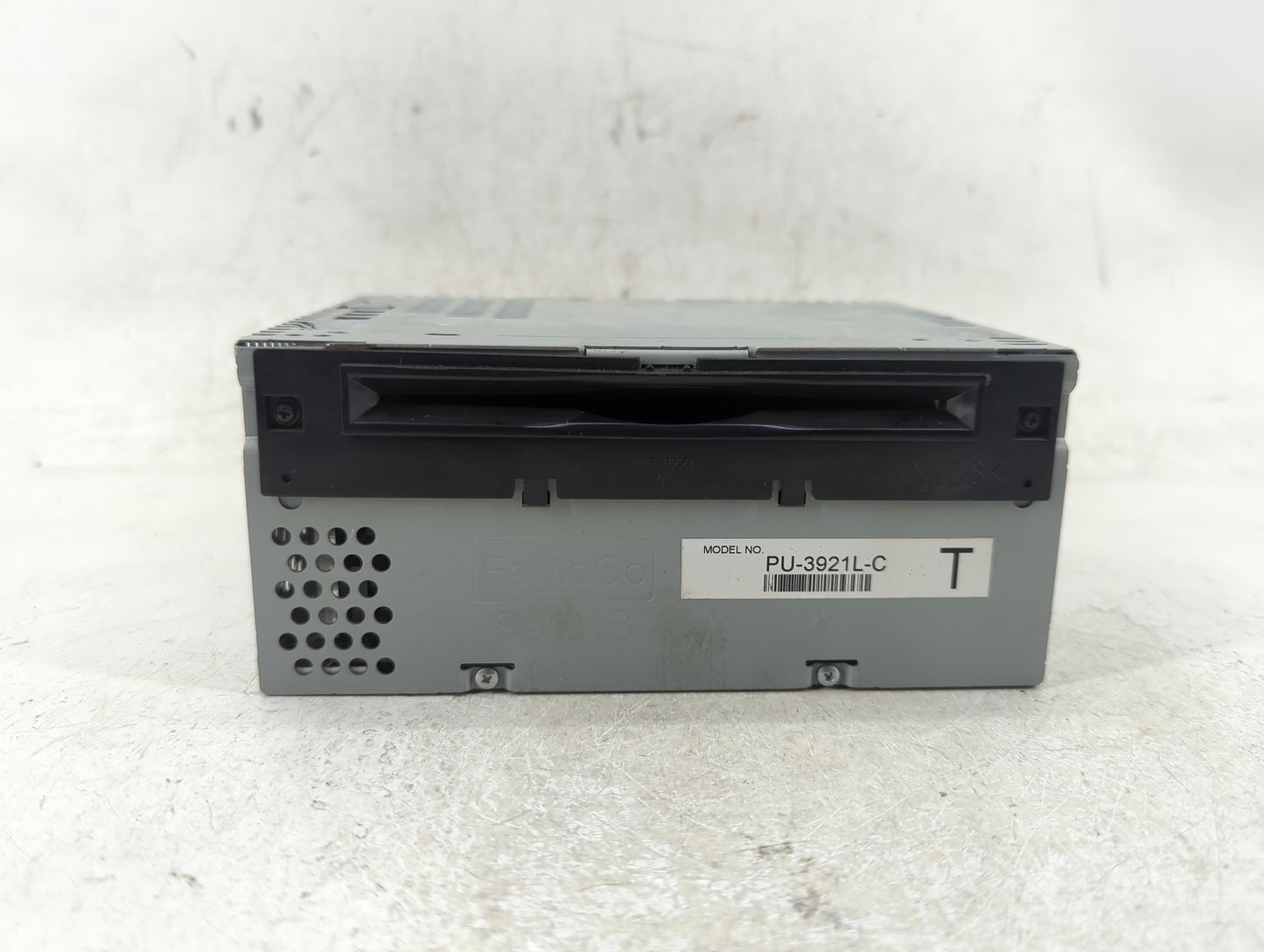 2016-2017 Ford Explorer Radio AM FM Cd Player Receiver Replacement P/N:HB5T-19C107-AA Fits Fits 2016 2017 OEM Used Auto Part