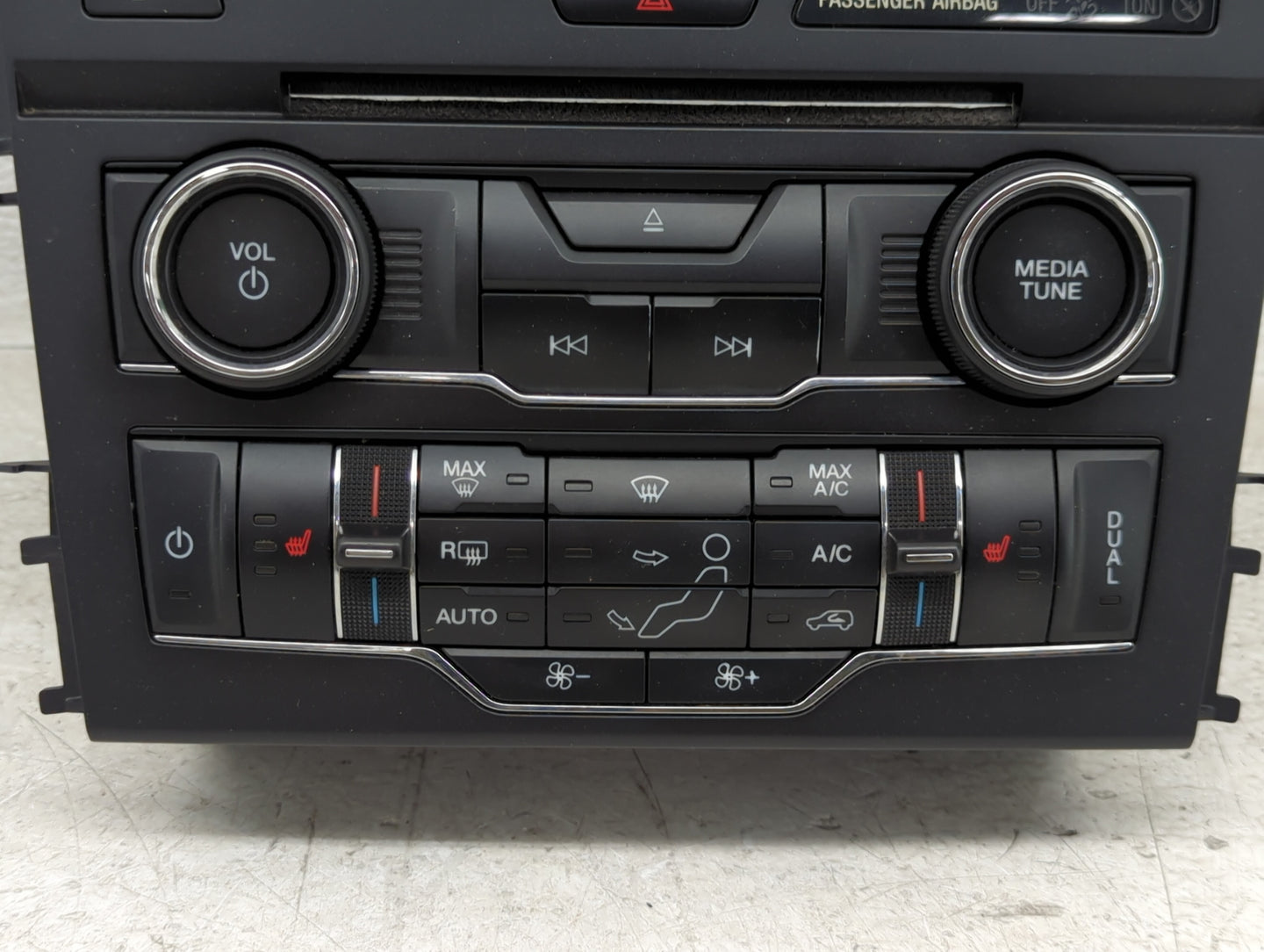 2016-2017 Ford Explorer Radio AM FM Cd Player Receiver Replacement P/N:GB5T18A802ED Fits Fits 2016 2017 OEM Used Auto Parts 