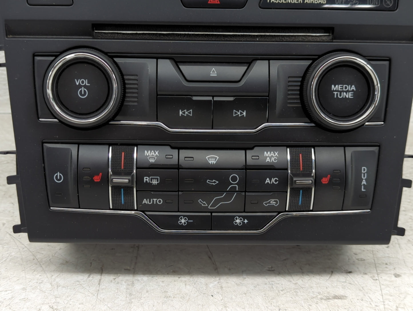 2016-2017 Ford Explorer Radio AM FM Cd Player Receiver Replacement P/N:GB5T18A802ED Fits Fits 2016 2017 OEM Used Auto Parts 