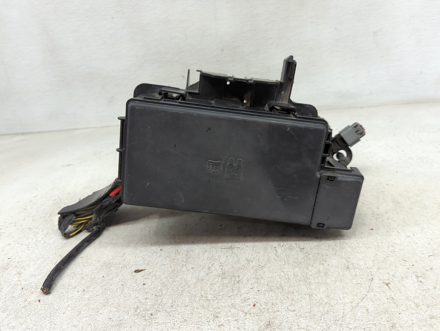 2017 Ford Explorer Fusebox Fuse Box Panel Relay Module P/N:GU5T-14A003-AA Fits OEM Used Auto Parts - Oemusedautoparts1.com