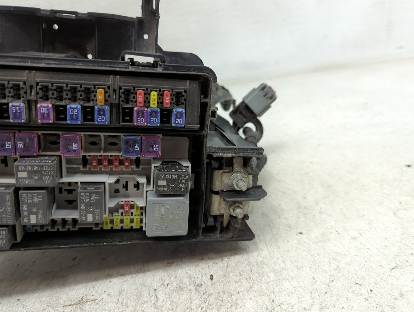 2017 Ford Explorer Fusebox Fuse Box Panel Relay Module P/N:GU5T-14A003-AA Fits OEM Used Auto Parts - Oemusedautoparts1.com