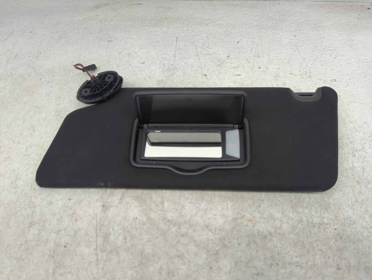 2017 Ford Explorer Sun Visor Shade Replacement Driver Left Mirror Fits OEM Used Auto Parts - Oemusedautoparts1.com