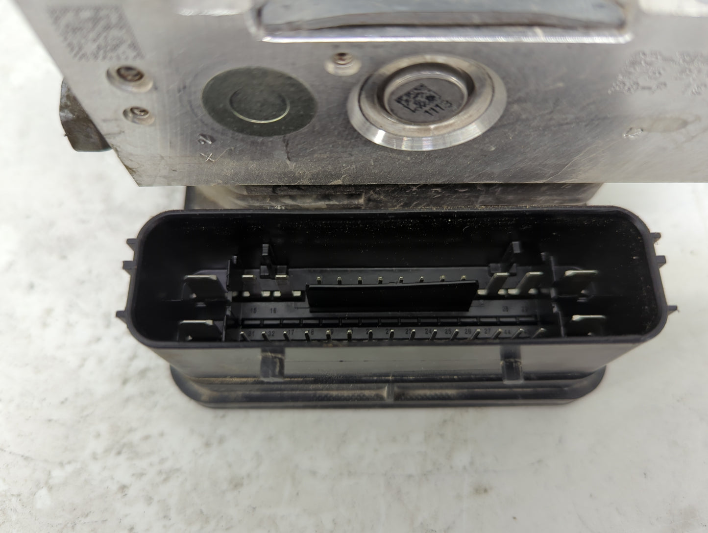 2017 Ford Explorer ABS Pump Control Module Replacement P/N:HB53-2C405-AB Fits OEM Used Auto Parts - Oemusedautoparts1.com