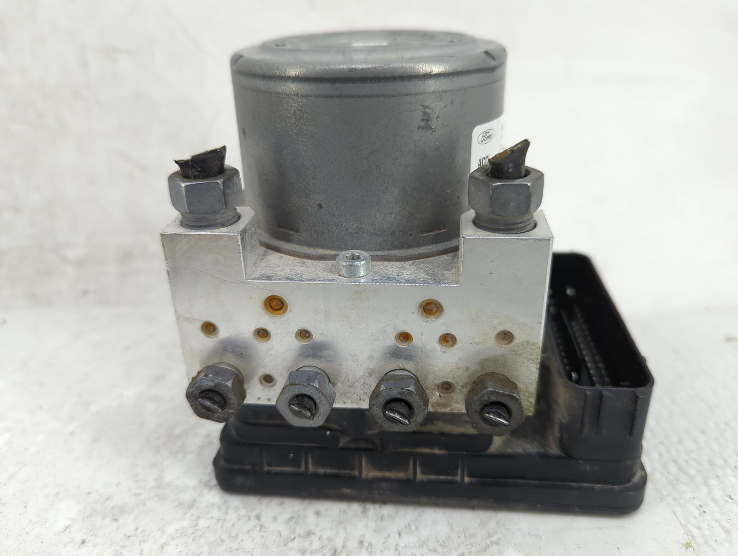 2017 Ford Explorer ABS Pump Control Module Replacement P/N:HB53-2C405-AB Fits OEM Used Auto Parts - Oemusedautoparts1.com