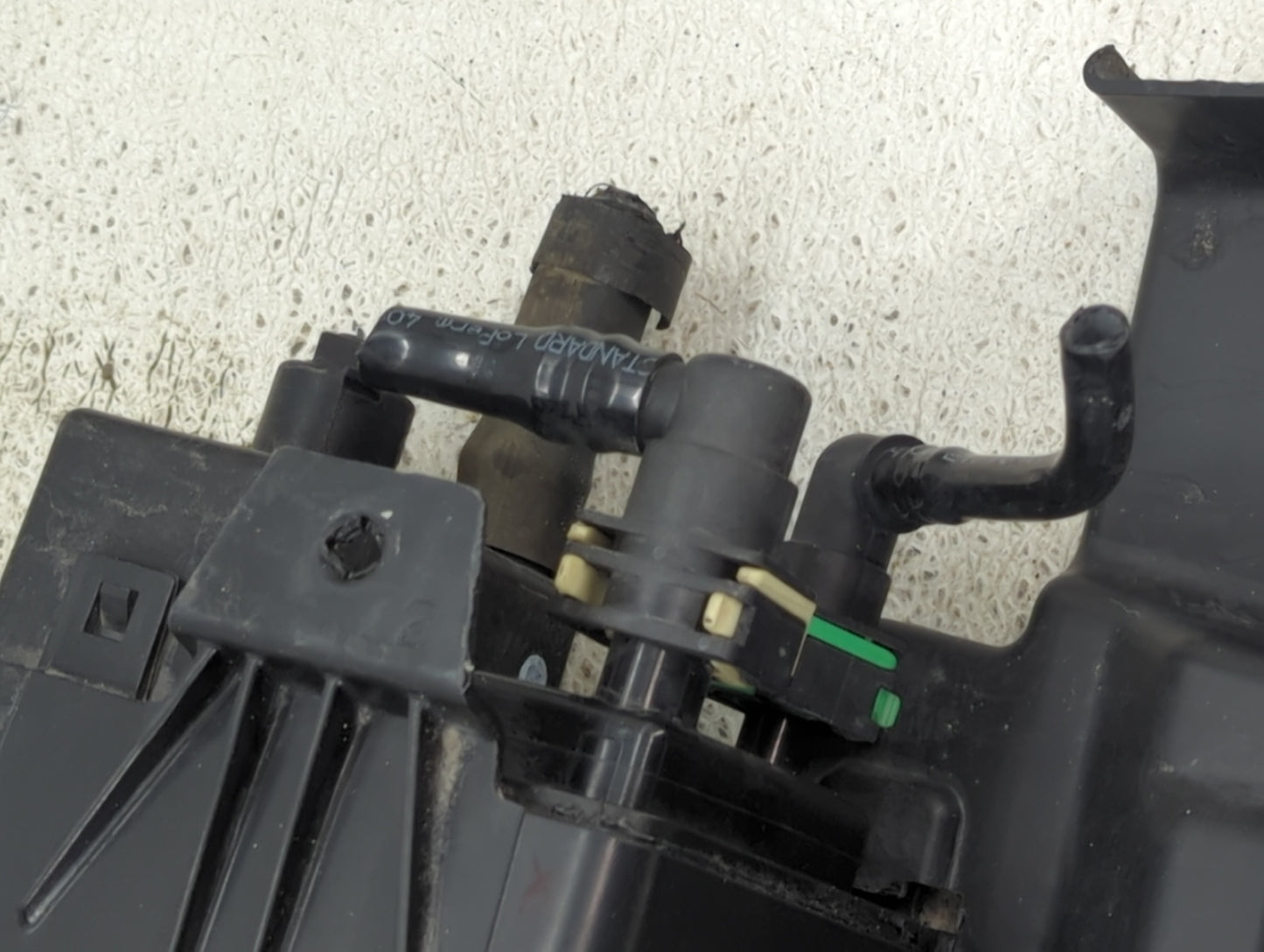 2017 Ford Explorer Fuel Vapor Charcoal Canister 1431991 - Oemusedautoparts1.com