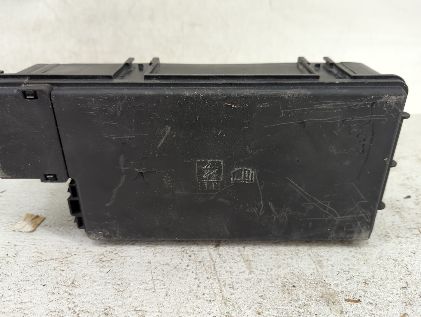 2017 Ford Explorer Fusebox Fuse Box Panel Relay Module P/N:FU5T-13B224-AD 6719102673 Fits OEM Used Auto Parts - Oemusedautop