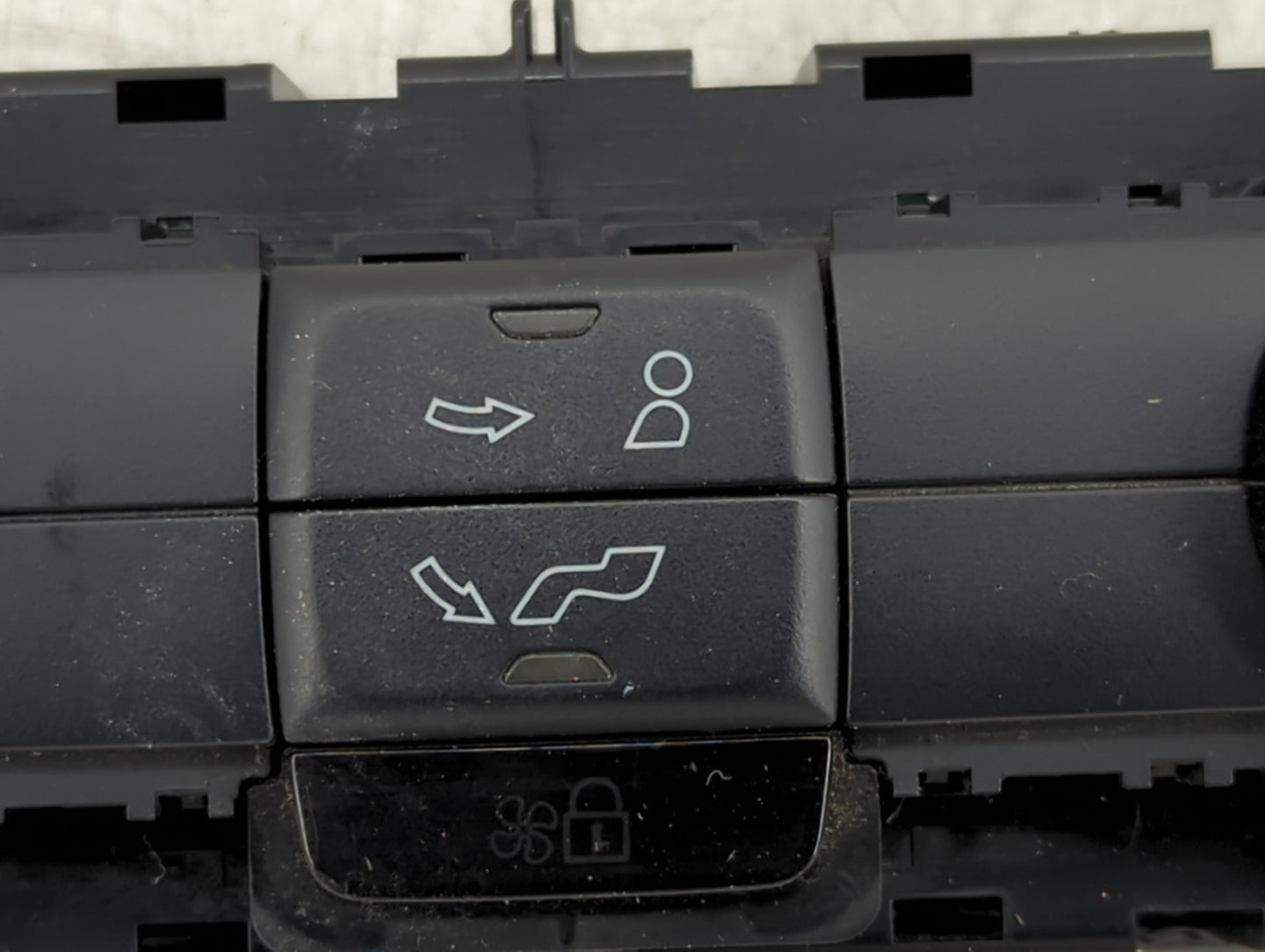 2017 Ford Explorer Climate Control Module Temperature AC/Heater Replacement P/N:GB5T-19980-BE Fits OEM Used Auto Parts - Oem