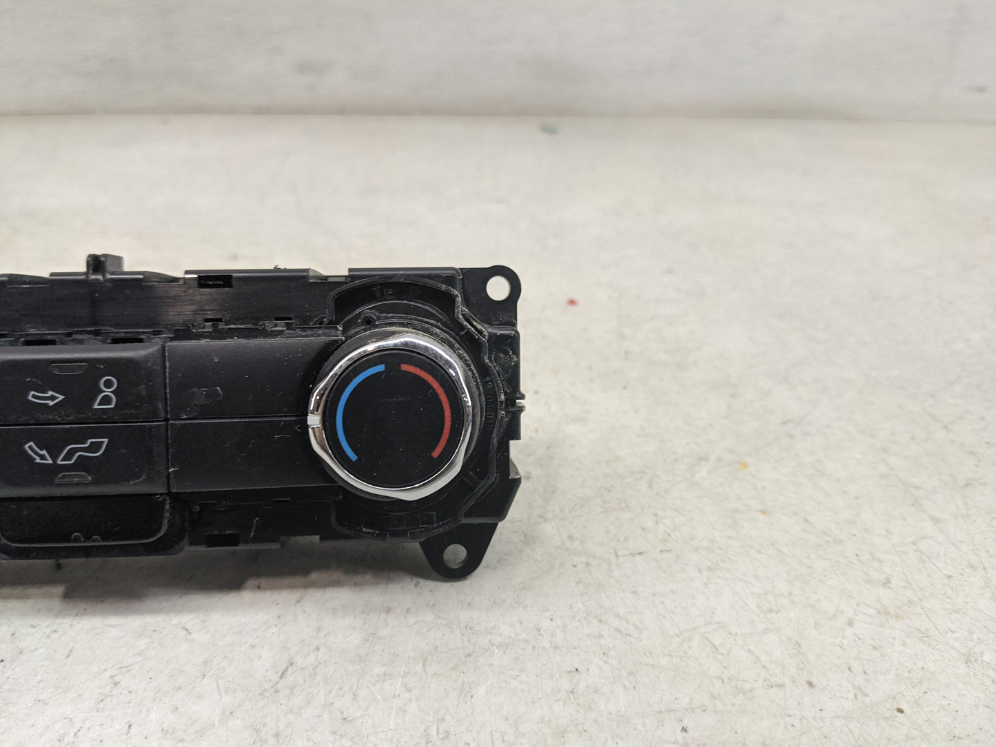 2017 Ford Explorer Climate Control Module Temperature AC/Heater Replacement P/N:GB5T-19980-BE Fits OEM Used Auto Parts - Oem